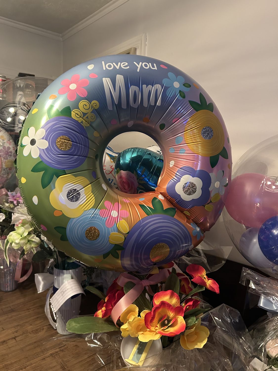 Mother's Day floral balloon centerpiece